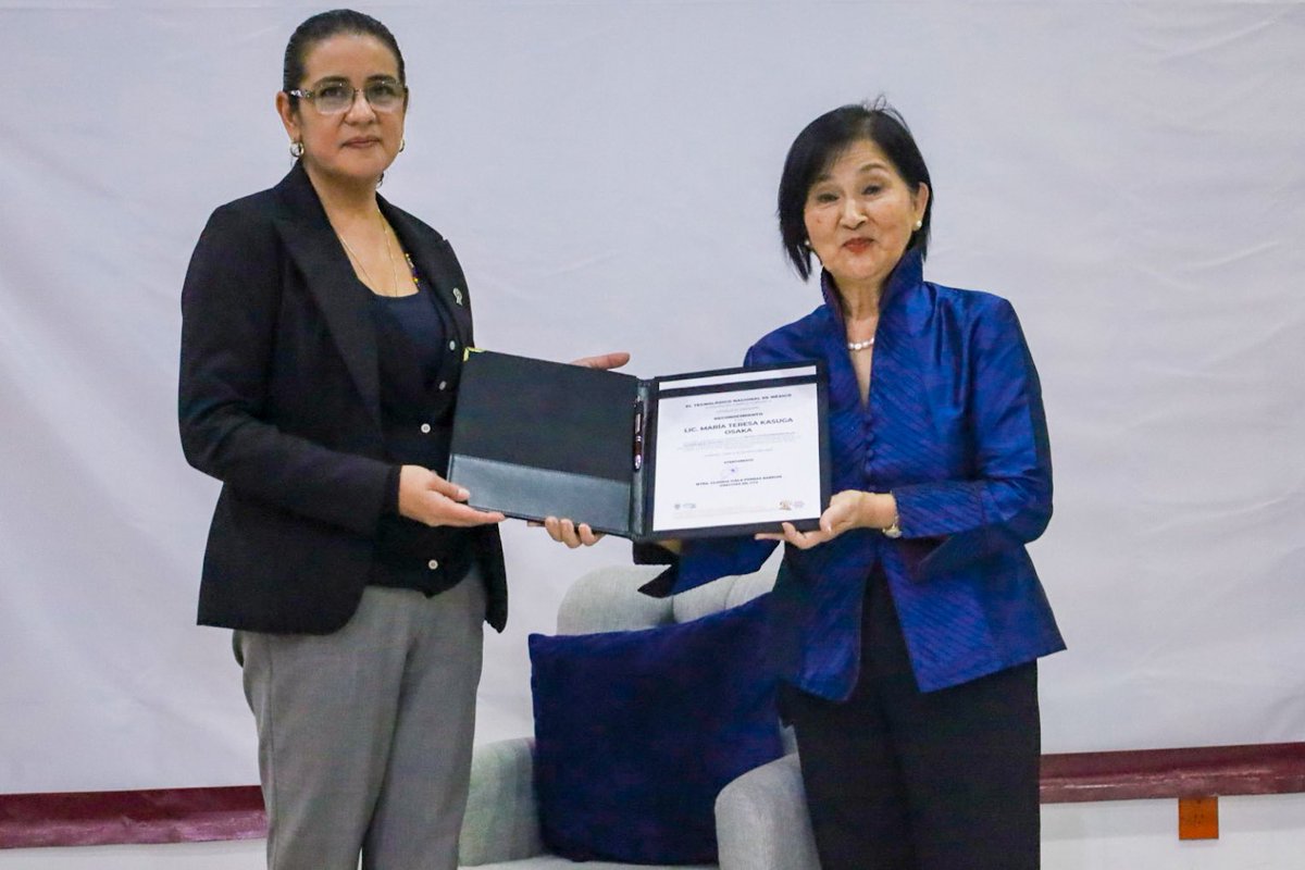 TecNMTlahuac2's tweet photo. 𝐄𝐥 𝐈𝐓𝐓𝟐 𝐑𝐄𝐂𝐈𝐁𝐄 𝐀 𝐋𝐀 𝐋𝐀 𝐋𝐈𝐂. 𝐌𝐀𝐑Í𝐀 𝐓𝐄𝐑𝐄𝐒𝐀 𝐊𝐀𝐒𝐔𝐆𝐀 𝐎𝐒𝐀𝐊𝐀, “𝐋𝐀 𝐌𝐔𝐉𝐄𝐑 𝐐𝐔𝐄 𝐒𝐀𝐋𝐕Ó 𝐋𝐀 𝐈𝐍𝐃𝐔𝐒𝐓𝐑𝐈𝐀 𝐃𝐄𝐋 𝐉𝐔𝐆𝐔𝐄𝐓𝐄 𝐌𝐄𝐗𝐈𝐂𝐀𝐍𝐎” https://t.co/RnRIVV5HDV