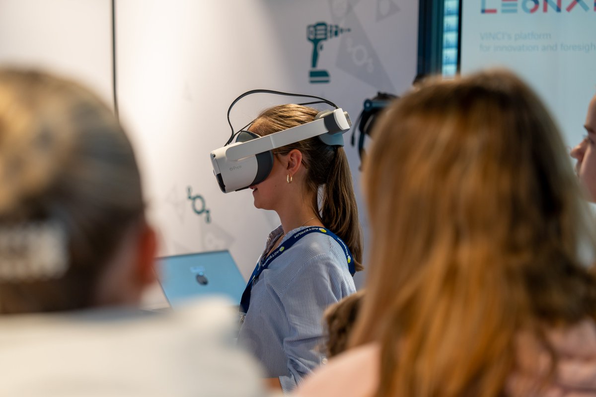 ActemiumD's tweet photo. #GirlsDay bei #Actemium Deutschland - Mädchen für Technik begeistern.
In unserer #Digitalschmiede in Frankfurt konnten die Schüler:innen die unterschiedlichsten innovativen Projekte erleben.
Mehr zur Ausbildung bei Actemium: https://t.co/s7G90FTe8G
#Zukunftstag #Digitalisierung https://t.co/toP7tS6g4k
