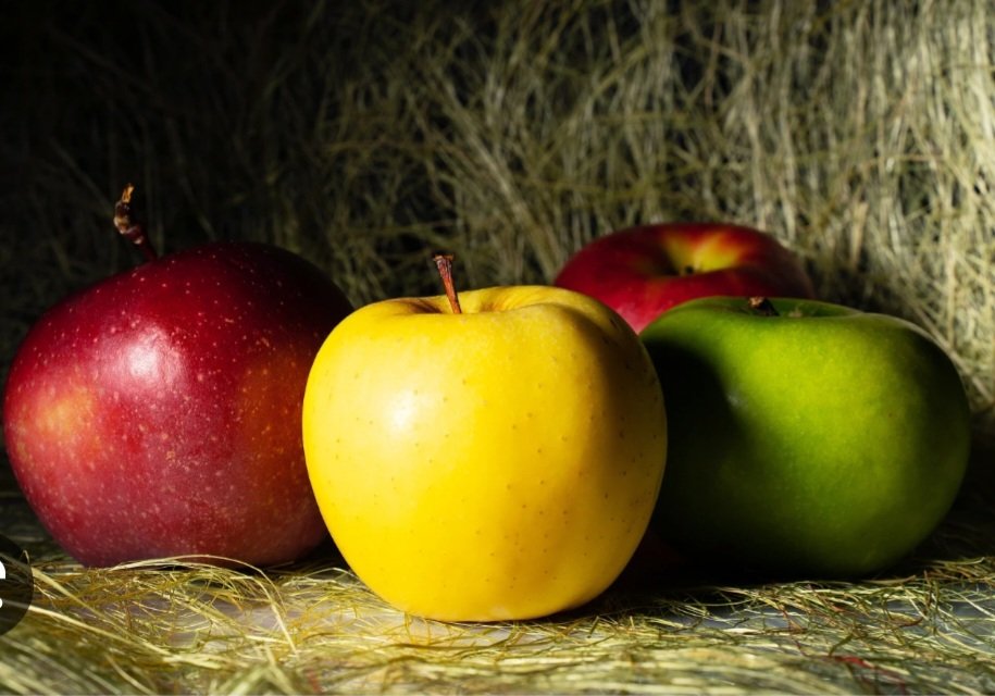 theresavikingin's tweet photo. Are you getting your #Viking five a day?! In Norse Mythology, the Goddess Idun would share her apples of youth with the God's and Goddesses to keep them beautiful and young 😌 perhaps an apple a day keeps the wrinkles at bay ☺️ #edutwitter #ks2 #Vikings #historyteacher #workshops https://t.co/TpZnR83MQF
