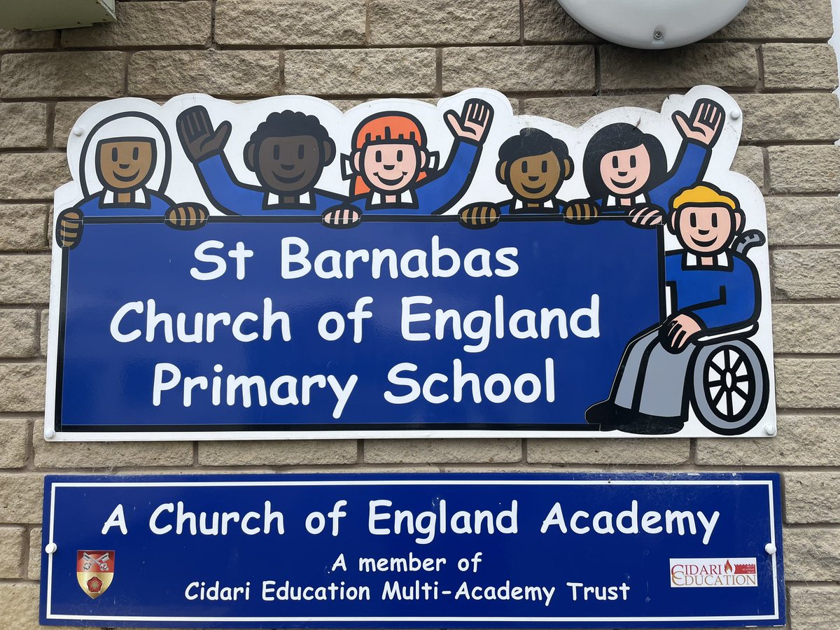 KindnessCoach_'s tweet photo. Special thanks to Headteacher Becky Ham from @StBarnabasCE for letting me stay over at their school in our Patricia “my moror home” 😁 #maninavan #edutwitter https://t.co/XI1VMR5sbU