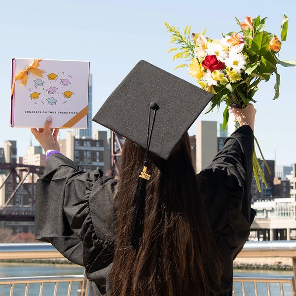 All Graduation cake orders are 50% off the total order amount 

0640619648