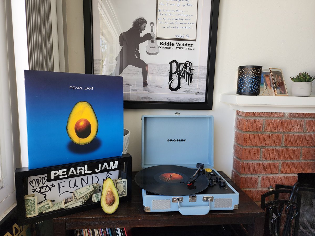 Valerina69's tweet photo. @PearlJam @Danny_Clinch 🥑is a gem! My favorites are Severed Hand and Inside Job! I spun it today and had an 🥑 for a snack! Also my PJ tour fund has begun (lower left) See you in Ft. Worth &amp; Austin! https://t.co/fAOGHMj8uT