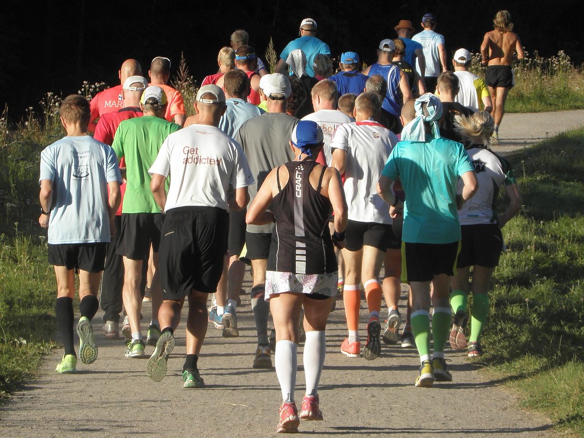 agnesepirazzi's tweet photo. Group #Training can help #people commit to regular physical activity. According to one #study of 3,806 urban adult New Yorkers, men and women who were physically  active as a part of a group or with a partner reported 1.4 time more #activity than those who exercise alone https://t.co/kGZ02cMJE6