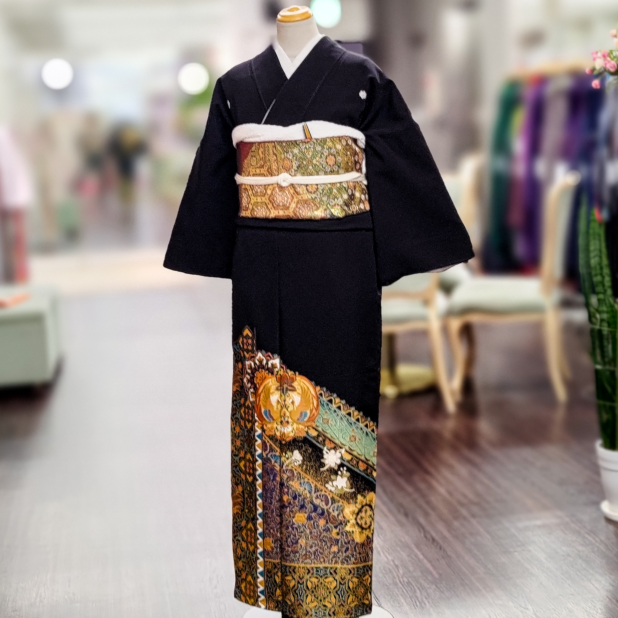 ネット直販店 黒地に銀通し、流れるような花模様の振袖 着物 桜の地紋