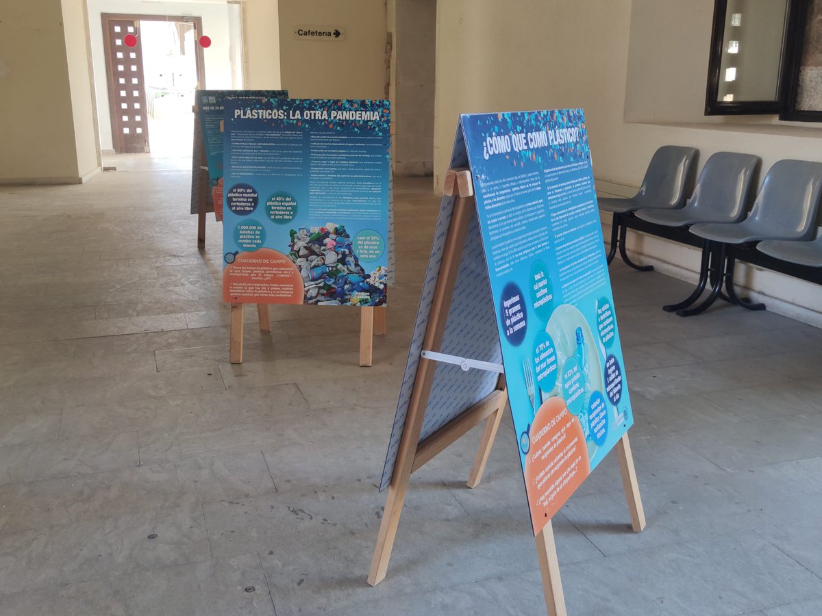 ecofrikis's tweet photo. #Burgos
Ya disponible y hasta el 22 de Mayo en la Facultad de Derecho @UBUEstudiantes la exposición "Microplásticos MACROBASURA" para descubrir el problema de los plásticos en nuestros medios acuáticos y como sociedad.
@UbuVerde @FCirculoBurgos #microplasticosMACROBASURA https://t.co/cI2YLx9rfs