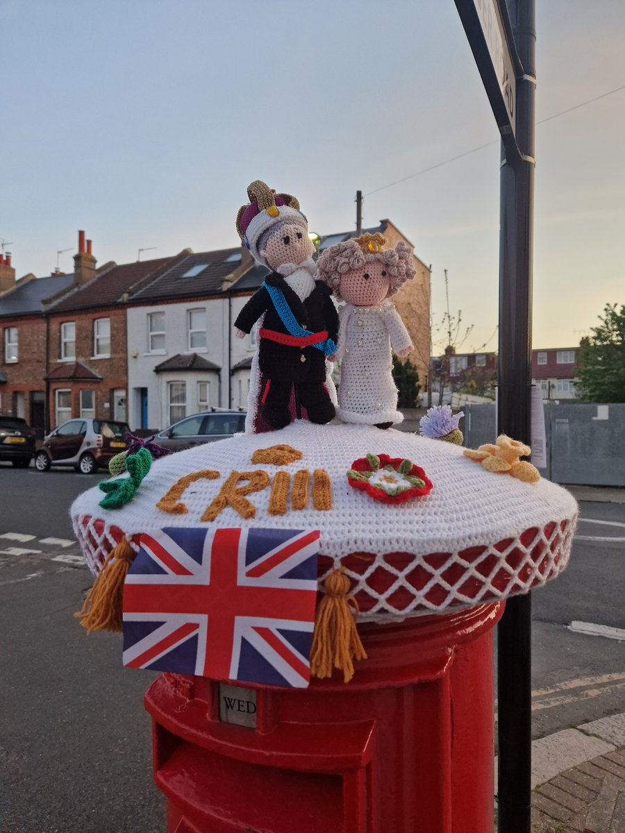 camillekrieg's tweet photo. I don't know who you are Royal Mail letter box decorator people but I'm LOVING this 😍 https://t.co/KZ7w1JNWGI