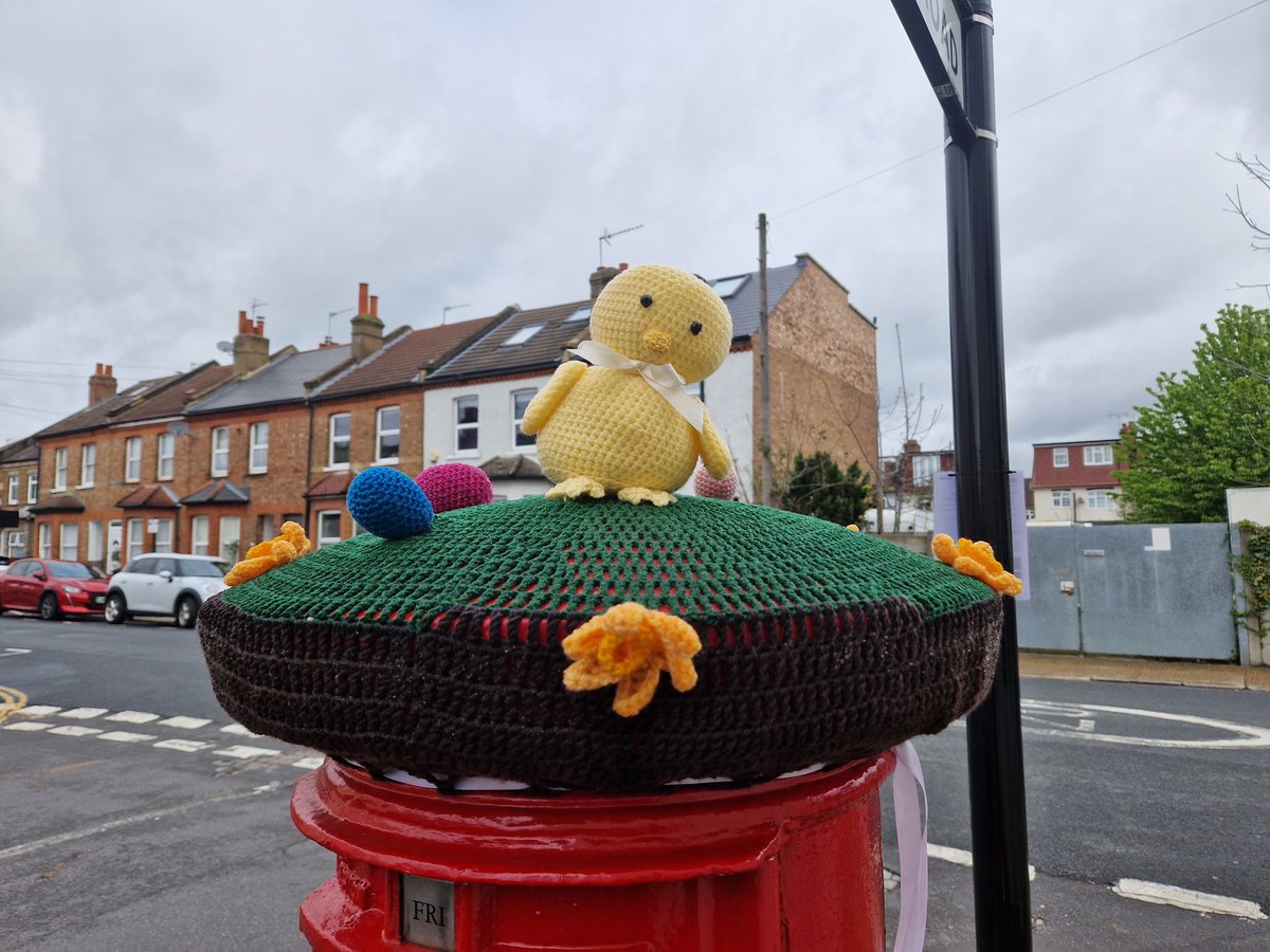 camillekrieg's tweet photo. I don't know who you are Royal Mail letter box decorator people but I'm LOVING this 😍 https://t.co/KZ7w1JNWGI