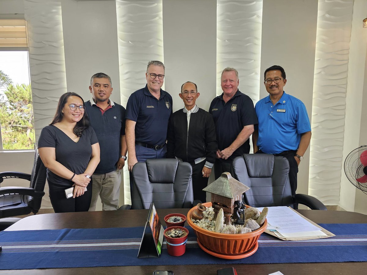 ICAEAustralia's tweet photo. Exciting news from ICAE! 
Our CEO had the pleasure of meeting with Baguio Mayor Benjie Magalong in the beautiful Philippines to discuss the opportunity of bringing Filipino students to Darwin for their studies. 
Stay tuned for more updates! #ICAE #StudyAbroad #Darwin #Philippines https://t.co/LNkr4ZIsGy