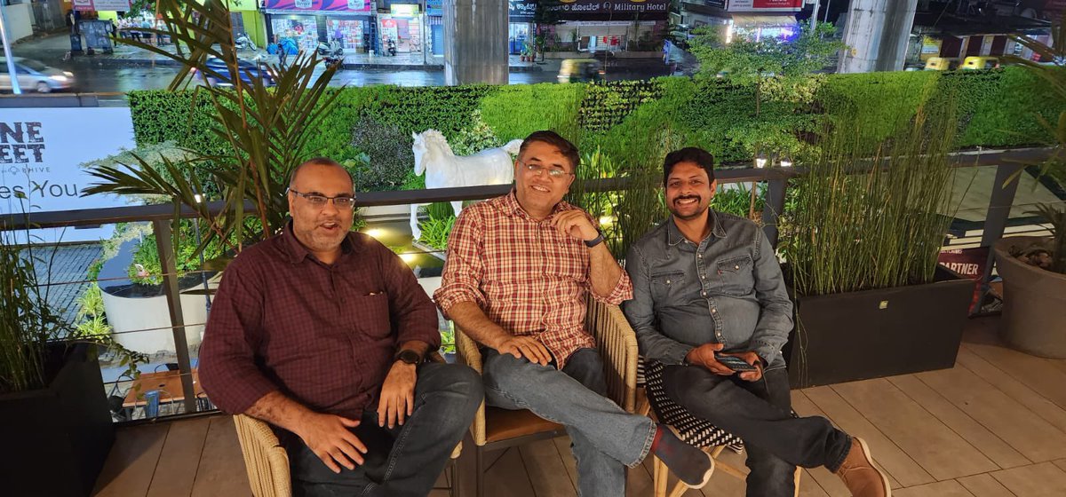 amit6060's tweet image. Cheers to good friends and great times! Enjoying the amazing ambiance at Stone Street lounge in BTM with some of my closest companions who always bring so much value to my network. Here's to making more memories together!

 #networking #friends #loungevibes #goodtimes #bhive
