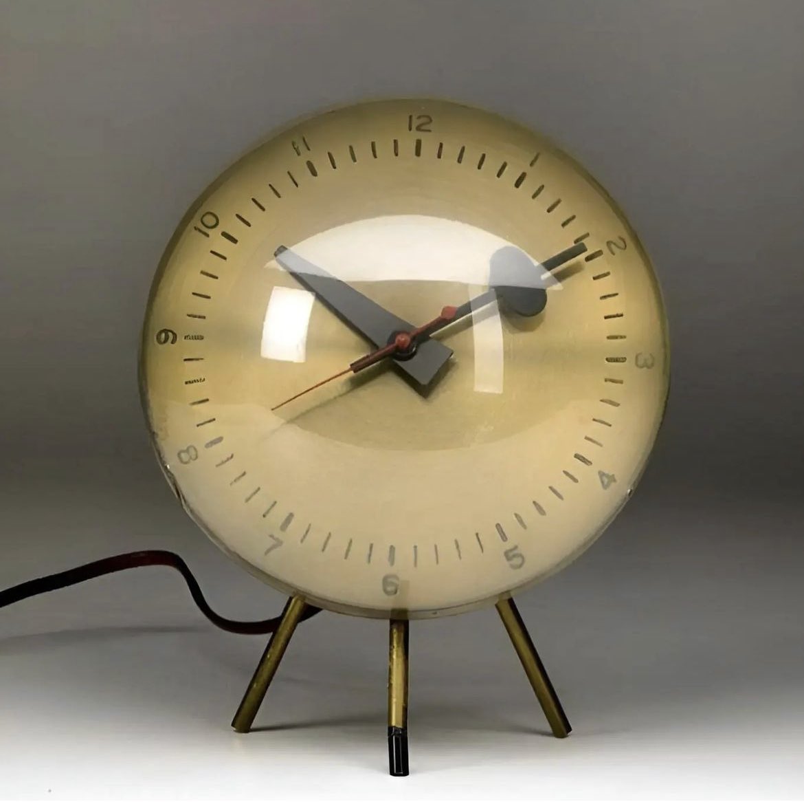 Stumbled across this little beauty Mid-century. Looks East European to me.
Gorgeous.