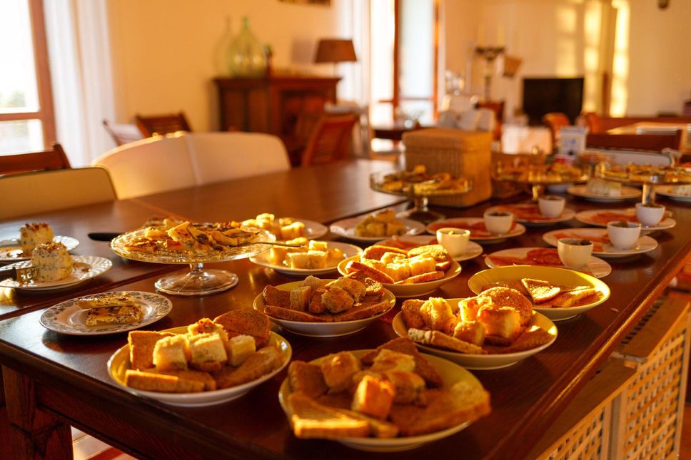 #CountryHouseMontesoffio is a splendid B&amp;B in #Barchi, in the #Italianregion of #TheMarches. The accommodation is right in the middle of nature, surrounded by fruit trees, olive trees and organic vineyards. 🇮🇹(bit.ly/3VpAfdG)