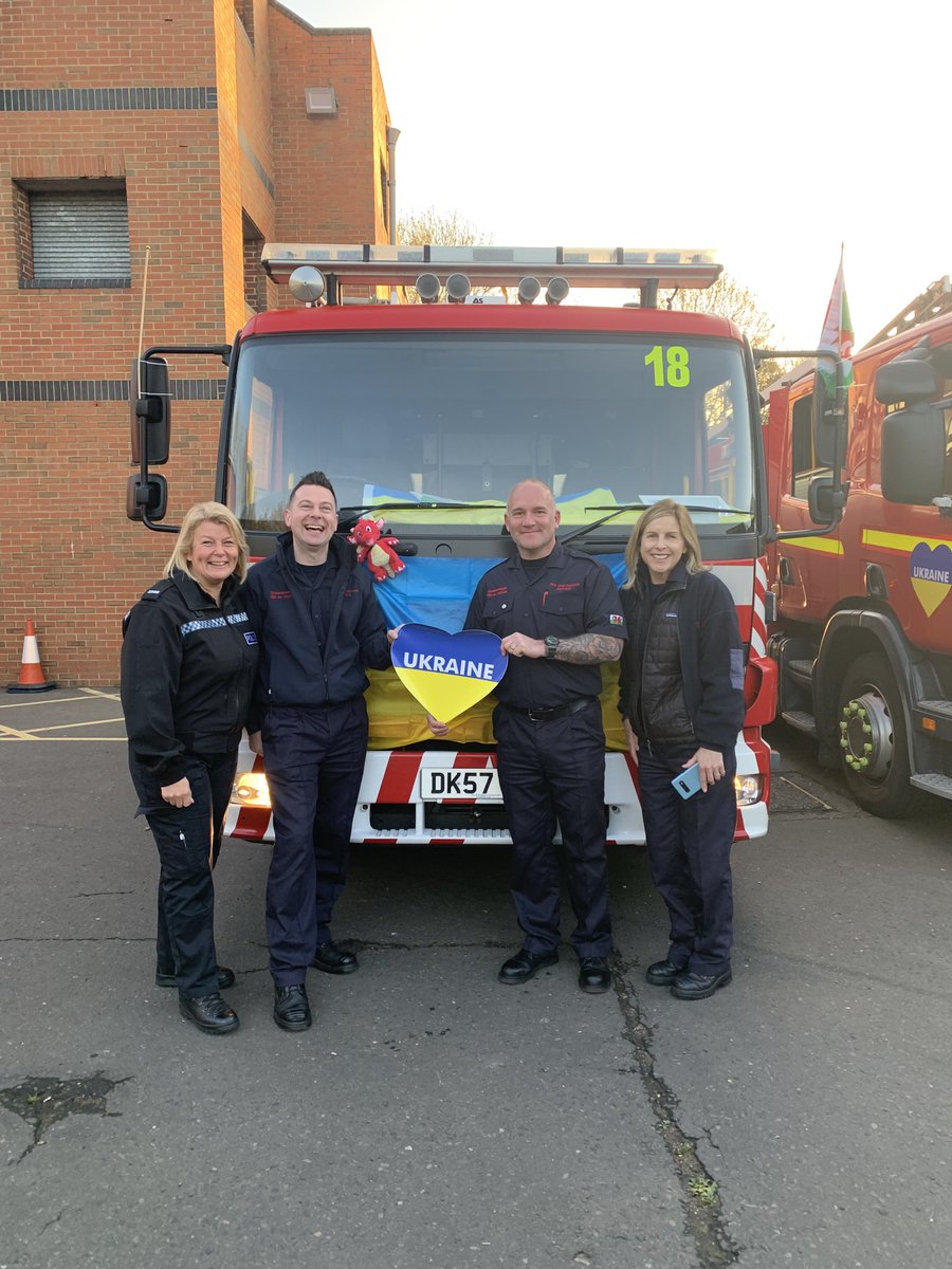 Early this morning at #Ashford fire station, we waved off another convoy of UK fire service vehicles full of kit &amp; equipment - all on its way to support firefighters on the front-line in #Ukraine.
Organised by <a href="/NFCC_FireChiefs/">National Fire Chiefs Council</a> and <a href="/FIRE_AID_UK/">FIRE AID and International Development</a>.
More: nationalfirechiefs.org.uk/News/a-convoy-…