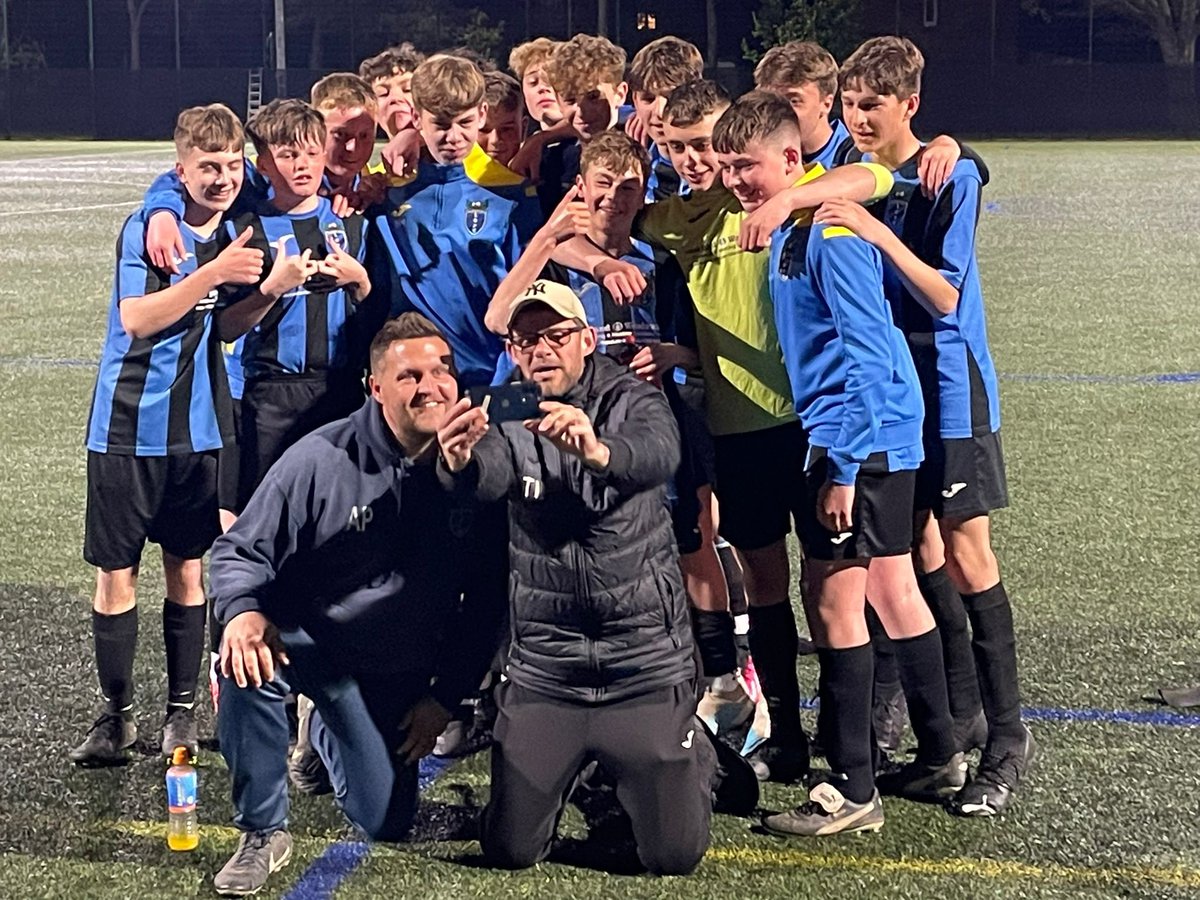 JamieJlynch's tweet photo. League champions U14s 👏🏻👏🏻💙🖤 https://t.co/ez9YiexlHE