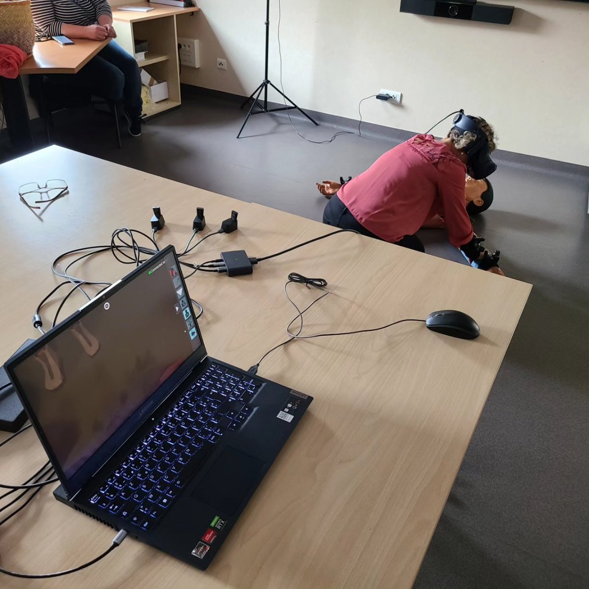 MathieuVioleau's tweet photo. Et si l #AFGSU de demain c'était ça ? #simaptic
- suivi et optimisation du geste
- évaluation de la performance du geste selon les indicateurs de qualité
- Mise en place d'un environnement hostile
- évaluation du stress et de l'adaptabilité
@ANCESU_ @SFMU_MS # https://t.co/Ec8L87Amg1