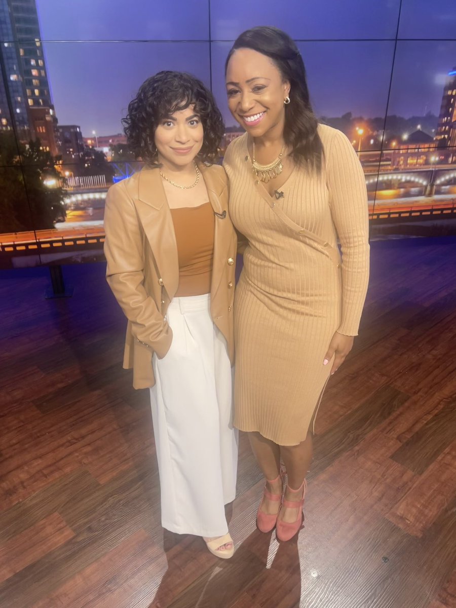Felt like a beige kind of day 💁🏽‍♀️
Fun times with <a href="/VOrtegaTV/">Veronica Ortega</a> on the desk #today 🌞
#HappyHumpDay🙋🏽‍♀️
#UpWith13☕️
<a href="/wzzm13/">13 On Your Side</a>