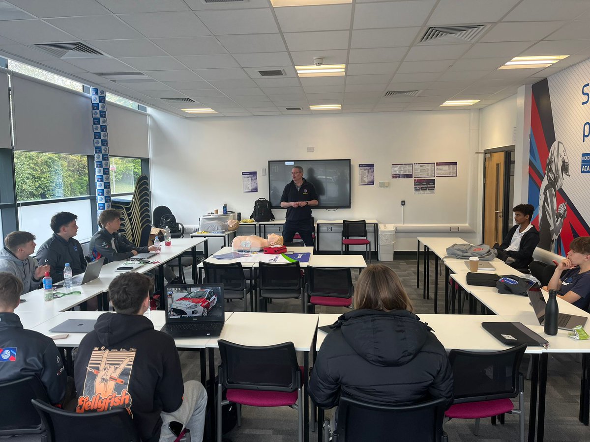 MtrsportAcademy's tweet photo. Last week, our DiSE Y1s went through a First Aid Qualification: Qualsafe Level 2 in Basic Life Support and Safe Use of an Automated External Defibrillator, delivered by Jon Bolton 👍

#MotorsportUKAcademy #MotorsportUK https://t.co/9l8HlxCibk