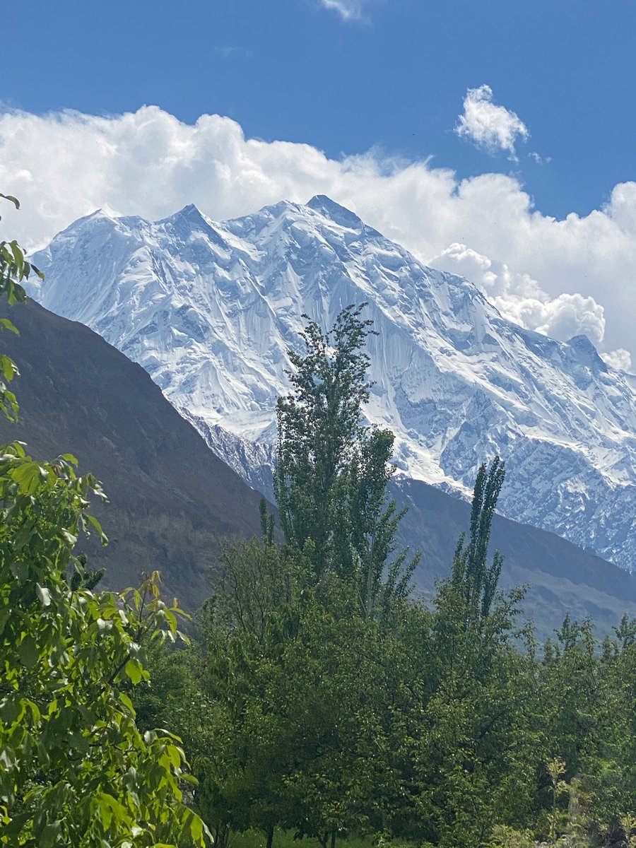 Saminakbaig's tweet photo. This view never gets old🤍🗻 #Rakaposhi https://t.co/g5DJITOwVl