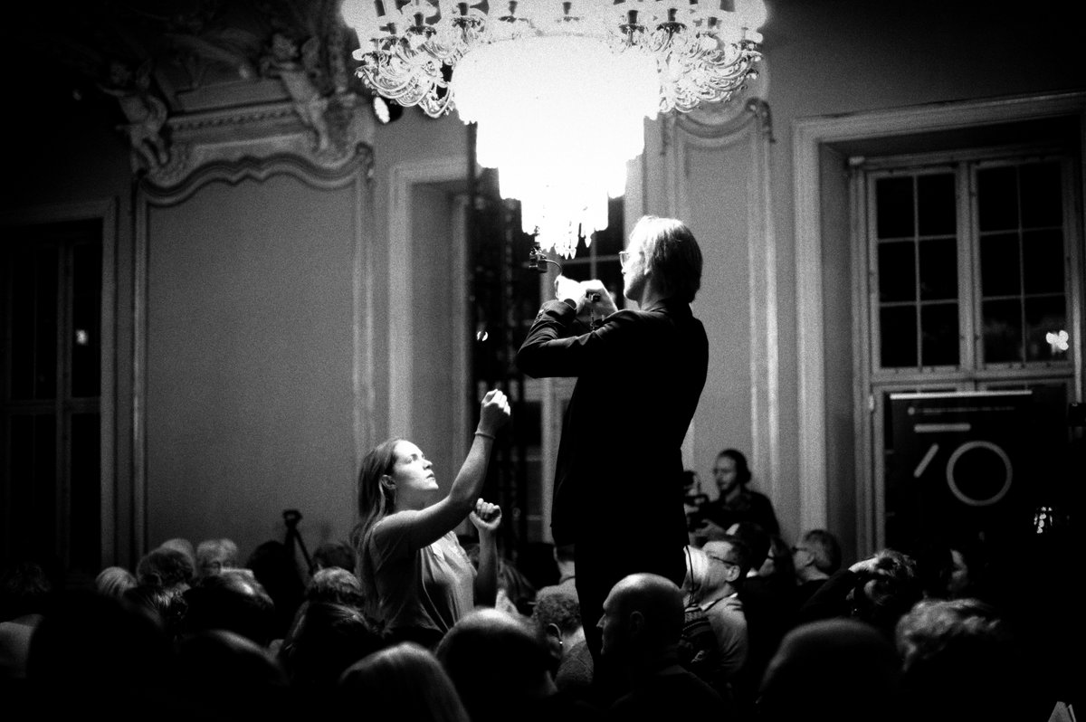Music_Science_J's tweet photo. 1st paper of Special Collection - MusicLab Copenhagen: A research concert with the Danish String Quartet @UniOslo_RITMO @SyddanskUni @DanishQuartet 

“Into the Hive-Mind: Shared Absorption and Cardiac Interrelations in Expert and Student String Quartets”

https://t.co/ykVdVlJNdL https://t.co/FzXCnlkFLr