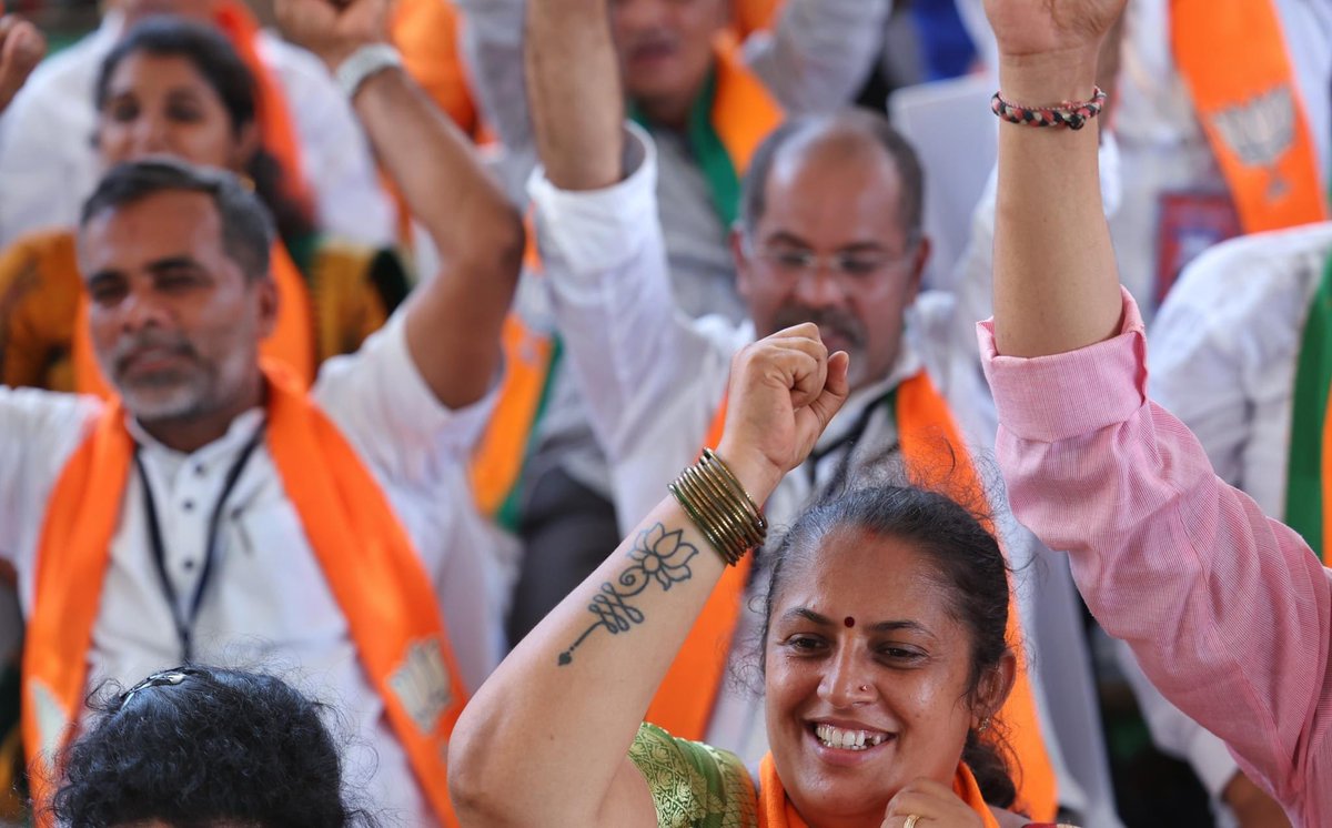 blsanthosh's tweet photo. It’s @narendramodi all the way .. 
#BJPYeBharavase 
#HanumaBhaktaModi https://t.co/jhUVDliuZA
