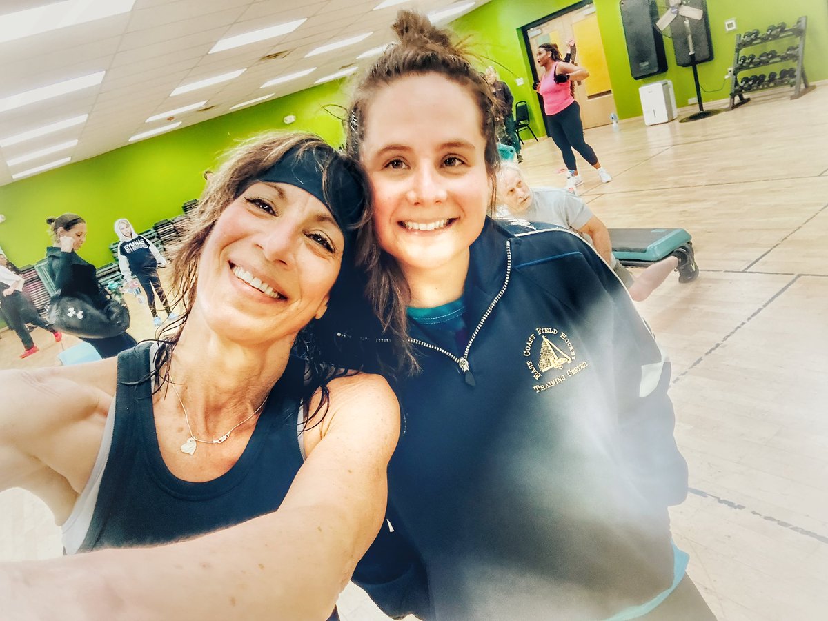 smiland's tweet photo. Tae Bo time!  With my niece Amber. POST CLASS SWEATY! 

#taebo #taebotime #taebonation® #billyblanks #taeboaddict #taebofitness #taeboclass #taeboworkout #greenroom #billyblankstaebo #billyblanksofficial1 #timetosweat #arobics #sweaty #sweatyselfie #sweatygirls #sweatymess https://t.co/WvipmFJZQB
