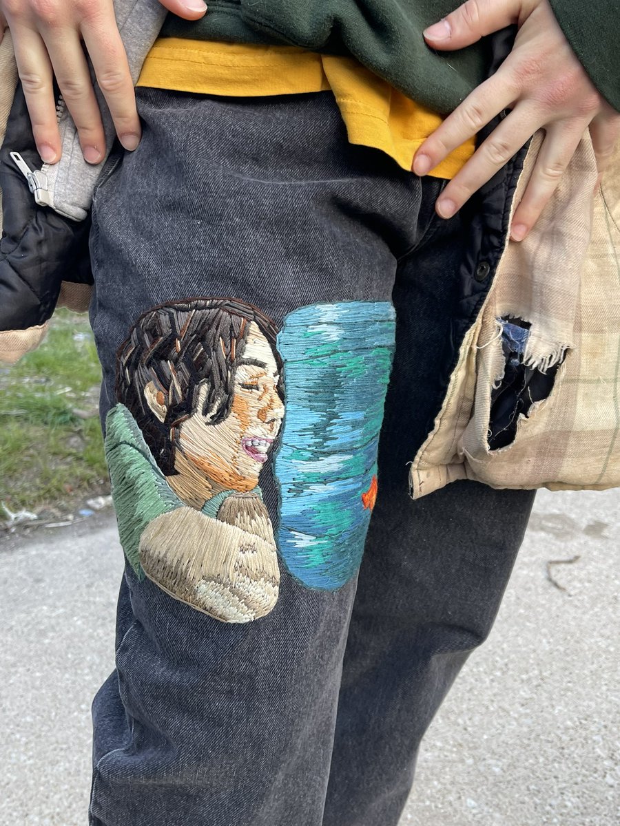 cherrymoonl1ght's tweet photo. pants :) spent the last week hand -embroidering the funniest fucking scene from haegum
#AgustD_SUGA_Tour_in_chicago #AgustD_SUGA_Tour https://t.co/oDTYbKd54d