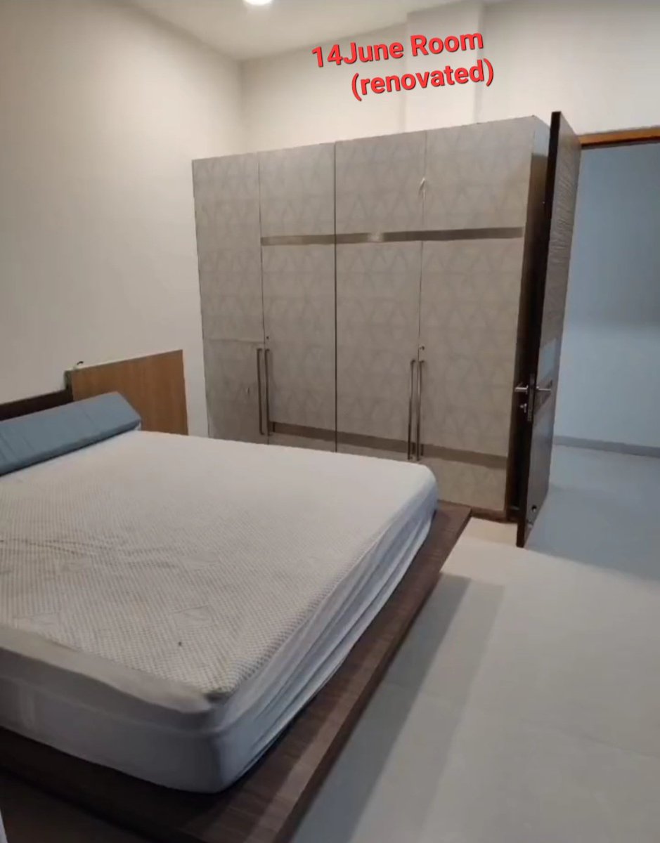 The room where Sushant was found was STAGED! It was not evn his room. It was Servant/Guest Bedroom devoid of any fav personal items belongings 2 SSR. It wasn't the Master bedroom.Y was He found there?Which is d actual crime scene? @IPS_Association #JusticeForSushant️SinghRajput
