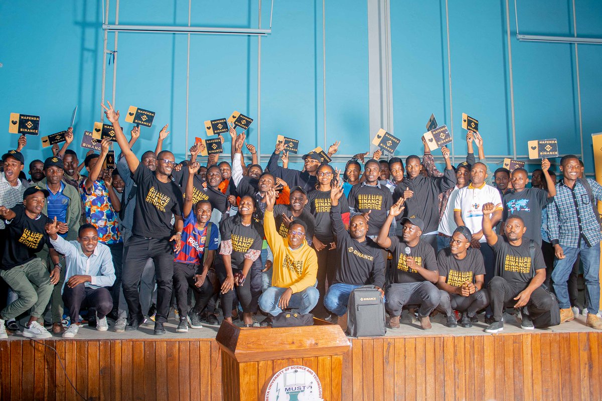 BinanceAngels's tweet photo. The #Binance Angels have been busy in Tanzania 🇹🇿

Our team headed to Mbeya, where they took part in a crypto masterclass as well as a Binance meetup, which saw a total of 300 attendees come together to learn the ins and outs of blockchain and crypto!

#BinanceInMbeya https://t.co/U09TRHDBXk