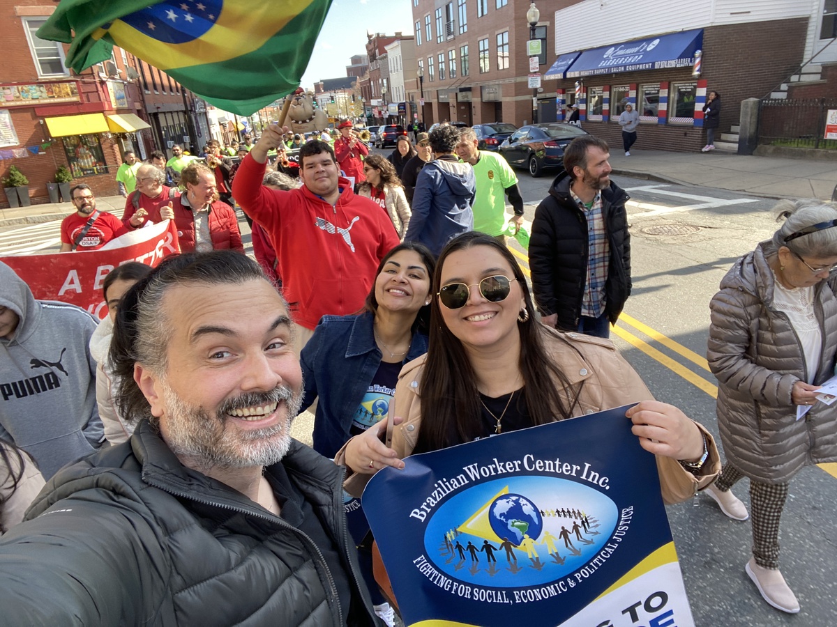 brworkercenter's tweet image. Os estudantes do Dreamers Fellowship participaram da Marcha do Trabalhador, realizada pelo Labor Council for Latin American Advancement. A atividade é parte do currículo de Engajamento Civil e o objetivo foi mostrar a eles a importância de ir para às ruas reivindicar direitos.