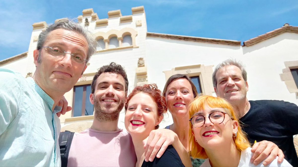 AddauraCia's tweet image. Quins dos dies més bonics hem passat amb les menudes i els menuts de les escoles de Palau-solità i Plegamans! 🤩
Moltes gràcies!!!! 😍 Tornar a casa amb KLÉ sempre és un plaer!! 💫

@palauplegamans @TEIAMONER @EscenaFamiliar @ttp_cat @ciatre_teatre 
@MitTeia