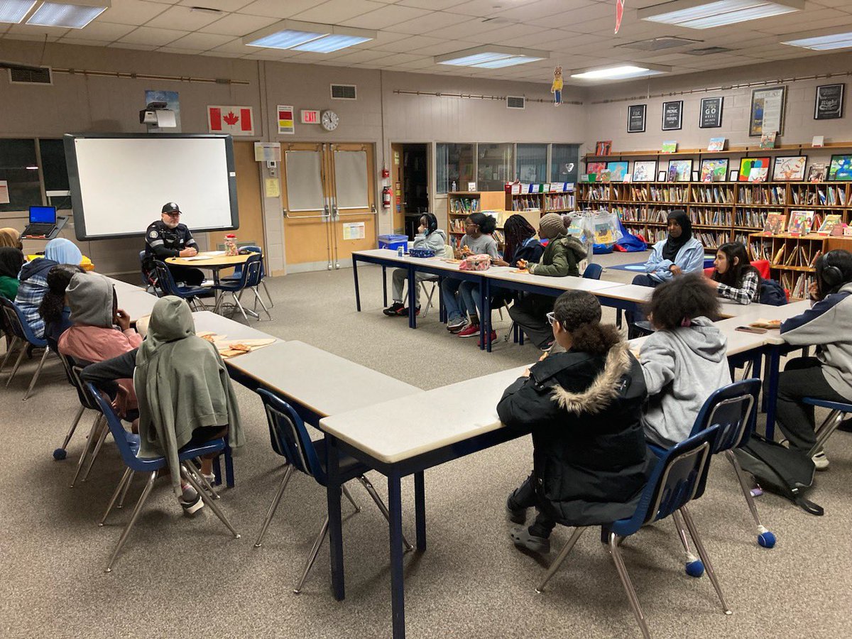 Thank you @TDSB_Greenholme @MidayntaYouth for having me come out and talk about Bullying and it’s effects !!! @TPS23Div @TPAca @TorontoPolice @TPS_CPEU @engage416 #stopbullying #community #support #torontopolice #youth