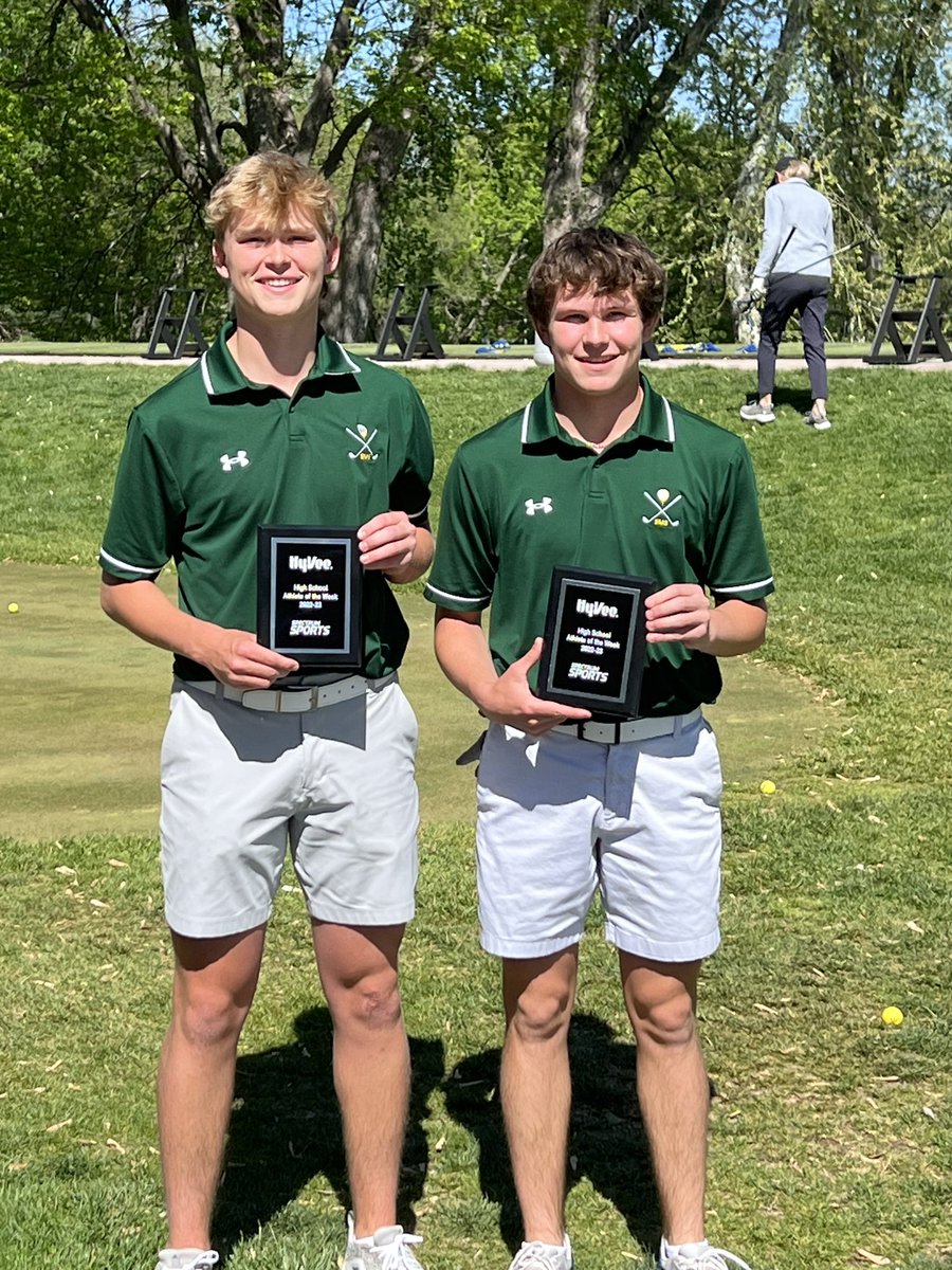 Congratulations to Carter and Marek on being named Hy Vee student athletes of the week @SpecSportsKC <a href="/SMSouthTDain/">Dr. Todd Dain</a> <a href="/SMSRaidersAD/">Mark Mahoney</a> #culturewins