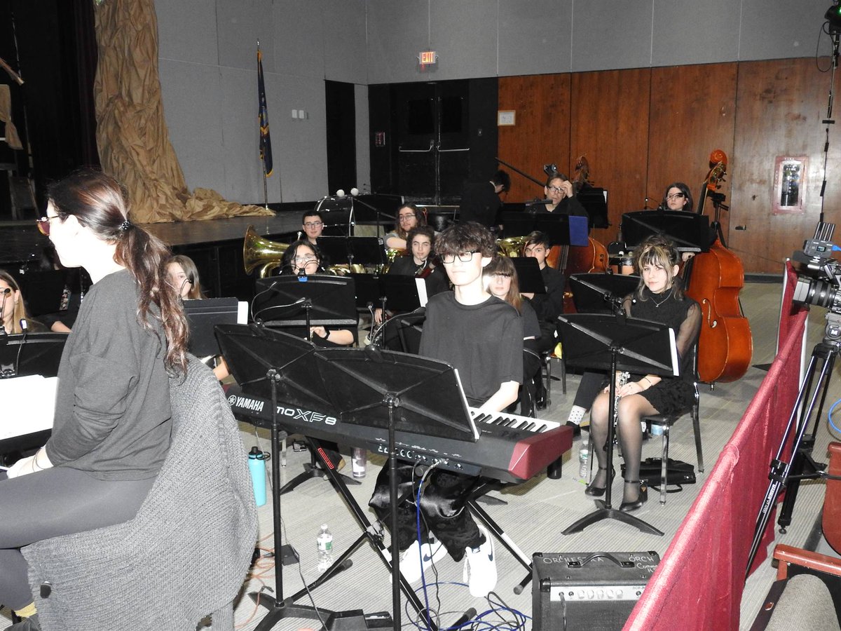 CommackSchools's tweet photo. Congratulations on 14 HuntingTONY nominations to the cast, crew and pit for CHS’s Masque & Wig productions! Incredible performances in the drama and musical this year! We are excited to see who wins at the awards ceremony next month! #CommackHighSchool #MasqueandWig #HuntingTONY https://t.co/eYijBJAa3d