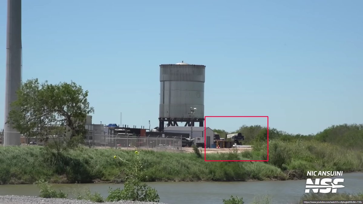 watchstarbase's tweet photo. 🏗️New SpaceX Owned JLG Ultra Boom Is Hiding🏗️
The new @JLG_Industries JLG Ultra Boom crew lift that #SpaceX #Starbase purchased, replete with White and Black SpaceX colors and logo, is hiding out at the #Masseys test facility for some reason (see #highlight).
🎥@NASASpaceflight https://t.co/16ryTzVd0y