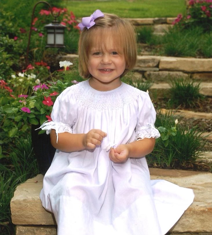 toja94's tweet photo. How is my sweet baby 18 already? Happy birthday Megan! We love you so much! https://t.co/1HfXpDDBIM