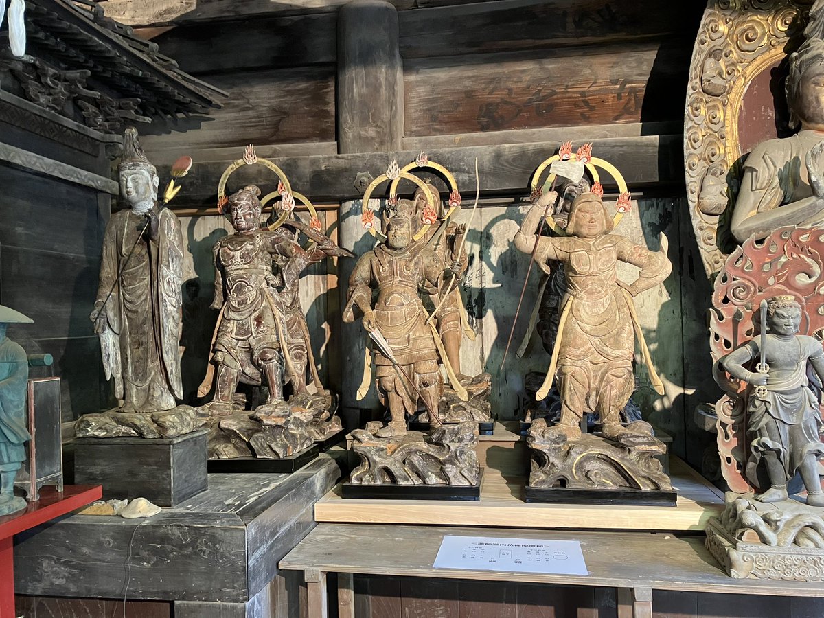 exg_kazu's tweet photo. 埼玉県小鹿野町にある法養寺薬師堂に行ってきました。埼玉県指定有形文化財です。普段見られない仏像の見学会を7日までやっております。ご興味ある方はいらしてください!
#ogano #chichibu #saitama #小鹿野 #秩父 #埼玉 #仏像 #文化財 #薬師堂 https://t.co/mcn5CGtPDD
