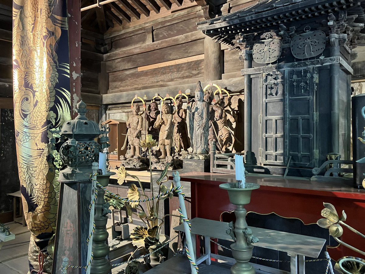 exg_kazu's tweet photo. 埼玉県小鹿野町にある法養寺薬師堂に行ってきました。埼玉県指定有形文化財です。普段見られない仏像の見学会を7日までやっております。ご興味ある方はいらしてください!
#ogano #chichibu #saitama #小鹿野 #秩父 #埼玉 #仏像 #文化財 #薬師堂 https://t.co/mcn5CGtPDD