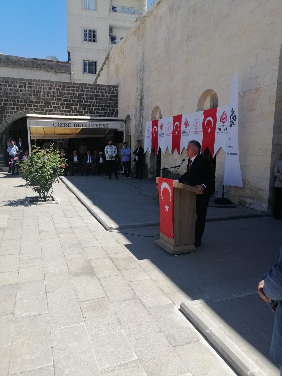 BitlisVakiflar's tweet photo. Vakıflar Genel Müdürlüğümüz tarafından restorasyonu tamamlanan Şırnak Cizre Ulu Cami , Bakan yardımcımız @AhmetMisbah Bey'in teşrifleri ile yeniden ibadete açıldı...

@TCKulturTurizm 
@AhmetMisbah 
@VakiflarGM https://t.co/BkAZW4btCR