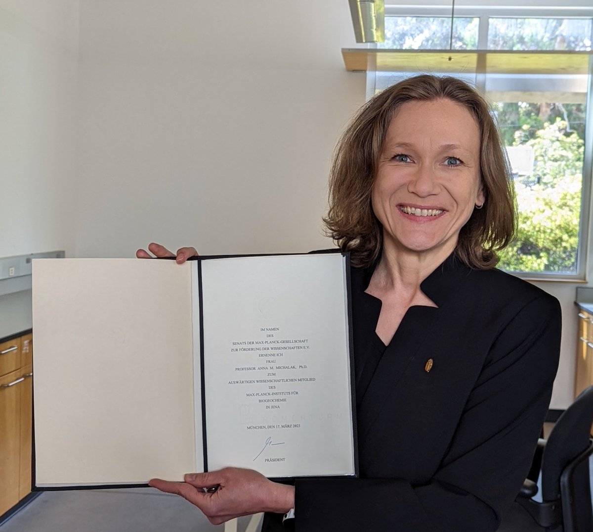Max Planck Institute for Biogeochemistry (@mpi_bgc) on Twitter photo We are happy to welcome Dr. Anna Michalak as External Scientific Member of our institute!
Anna is a director at <a href="/carnegiescience/">Carnegie Science</a> and professor at <a href="/Stanford/">Stanford University</a>. The continuing collaboration with her will provide the setting for a planned Max Planck Centre!
bgc-jena.mpg.de/en/news-anna-m… We are happy to welcome Dr. Anna Michalak as External Scientific Member of our institute!
Anna is a director at <a href="/carnegiescience/">Carnegie Science</a> and professor at <a href="/Stanford/">Stanford University</a>. The continuing collaboration with her will provide the setting for a planned Max Planck Centre!
bgc-jena.mpg.de/en/news-anna-m…