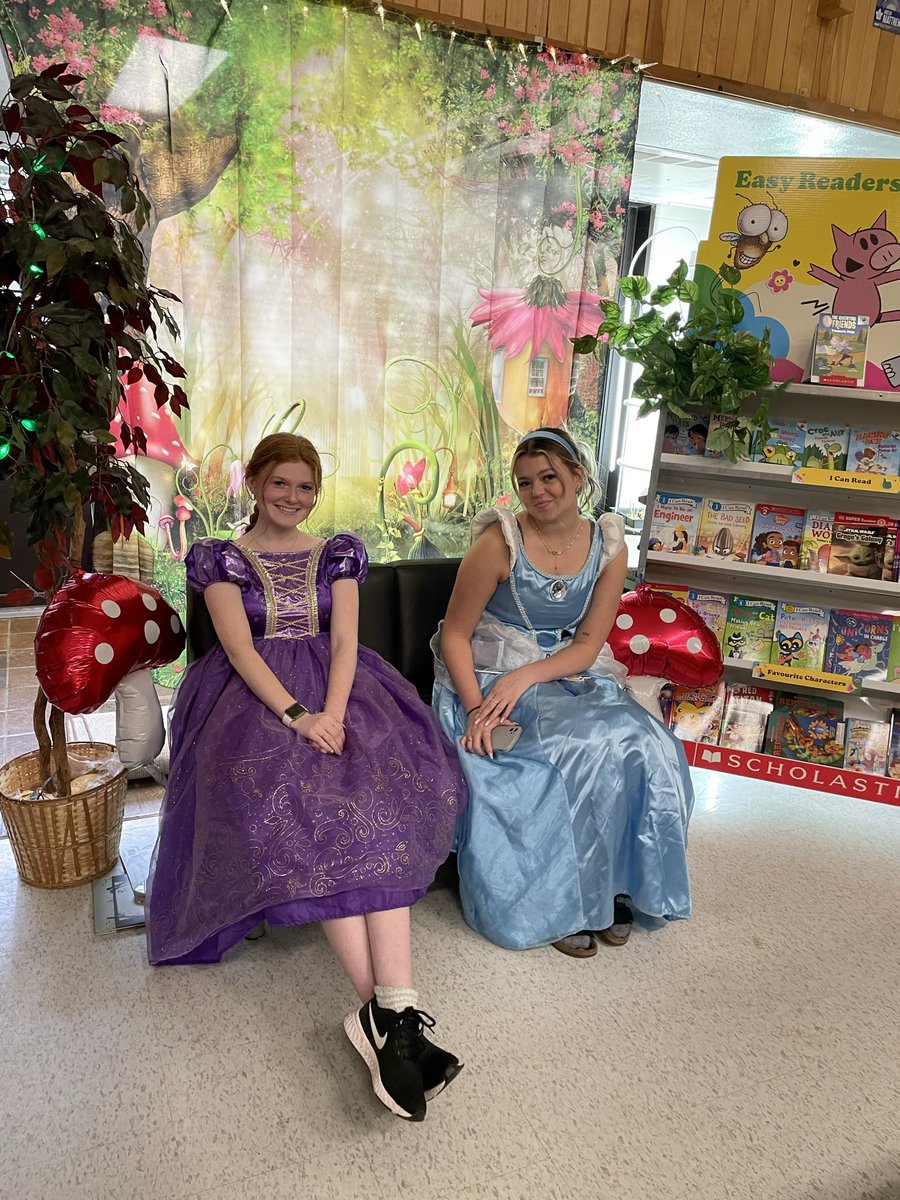 KelliWilcocks's tweet photo. Ekcoe PS celebrates Education Week by opening its doors to the community for “A Night of the Arts!” @EkcoeCentralPS #TVDSB https://t.co/MPGjf0oyPn