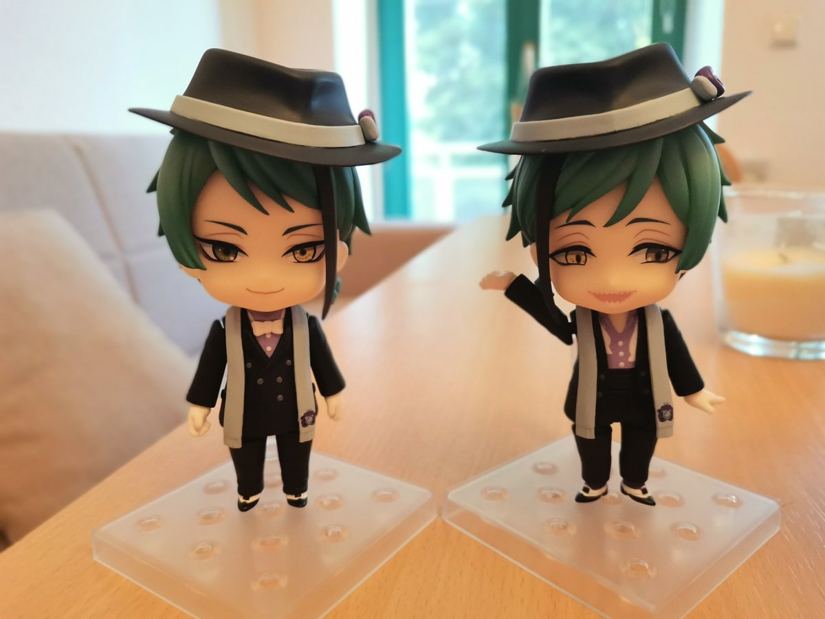 PandaKyoki's tweet photo. I GOT THEM!!!!!
-happy as hell-
They just arrived, my babies o3o

#floydleech #jadeleech #tweels #twistedwonderland #disneytwistedwonderland #leechbrothers #leechtwins https://t.co/tVOQ18HbzH