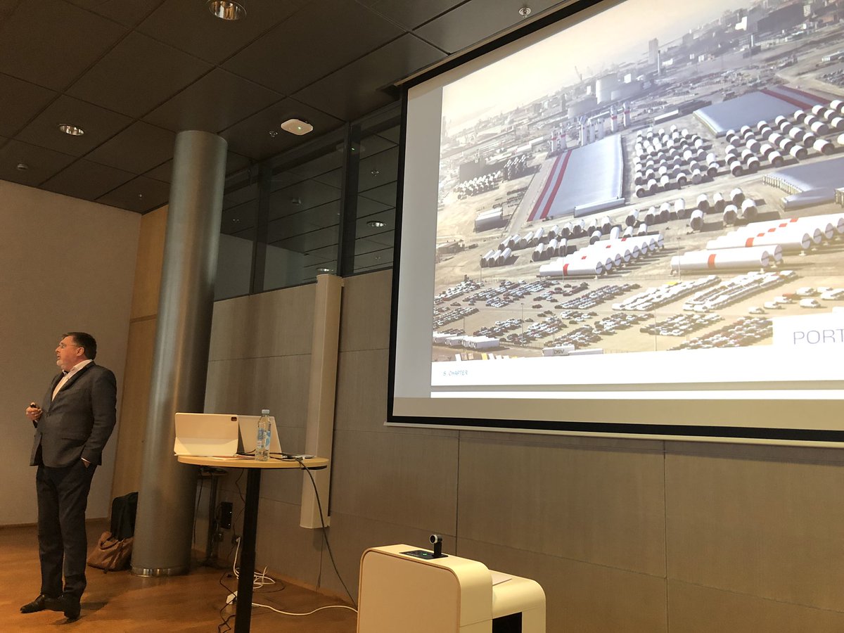 Annaleena Mäkilä (@annaleenamkl) on Twitter photo Satamien terveiset Säätytalolle:
Tarvitaan satamien laajamittainen sähköistämisen ohjelma. Pikaisesti.
DK ports’ off-shore kokemuksia jakaa Jesper Bank Port of Esbjerg: infratarpeet valtavia, puhtaan energian markkinat huikeat!
<a href="/suomensatamat/">Suomen Satamat ry</a> <a href="/TEM_uutiset/">TEM</a> <a href="/ESPOSecretariat/">ESPO Secretariat</a> Satamien terveiset Säätytalolle:
Tarvitaan satamien laajamittainen sähköistämisen ohjelma. Pikaisesti.
DK ports’ off-shore kokemuksia jakaa Jesper Bank Port of Esbjerg: infratarpeet valtavia, puhtaan energian markkinat huikeat!
<a href="/suomensatamat/">Suomen Satamat ry</a> <a href="/TEM_uutiset/">TEM</a> <a href="/ESPOSecretariat/">ESPO Secretariat</a>