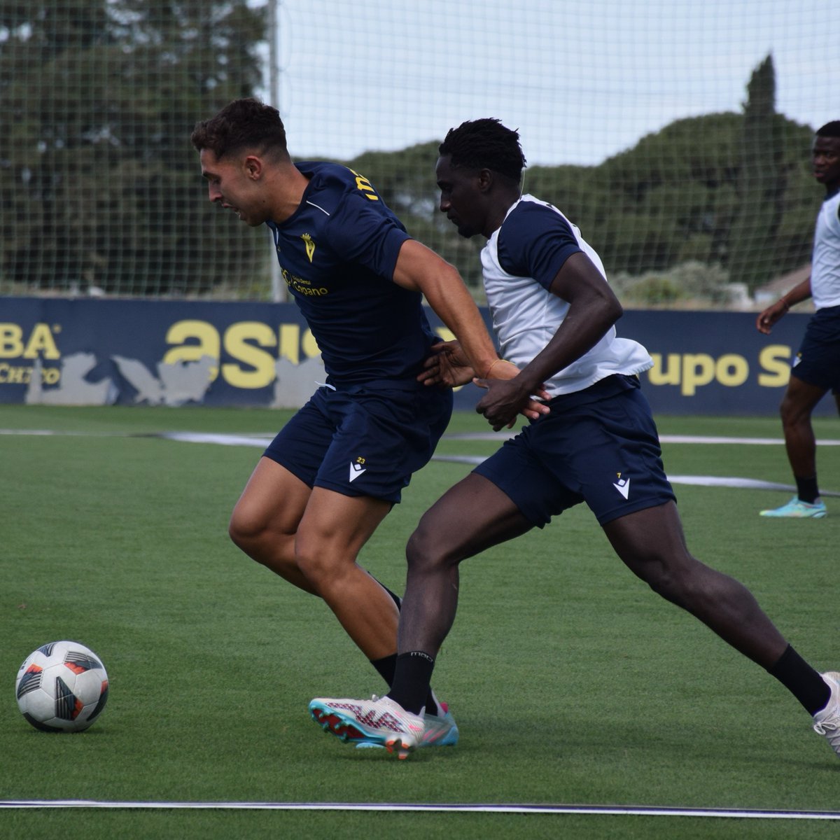 #Mirandilla 💛💙

 <a href="/OliverViera30/">Óliver Viera</a> ⚔️ <a href="/MamadyDiarra10/">Mamady Diarra 🇲🇱</a>