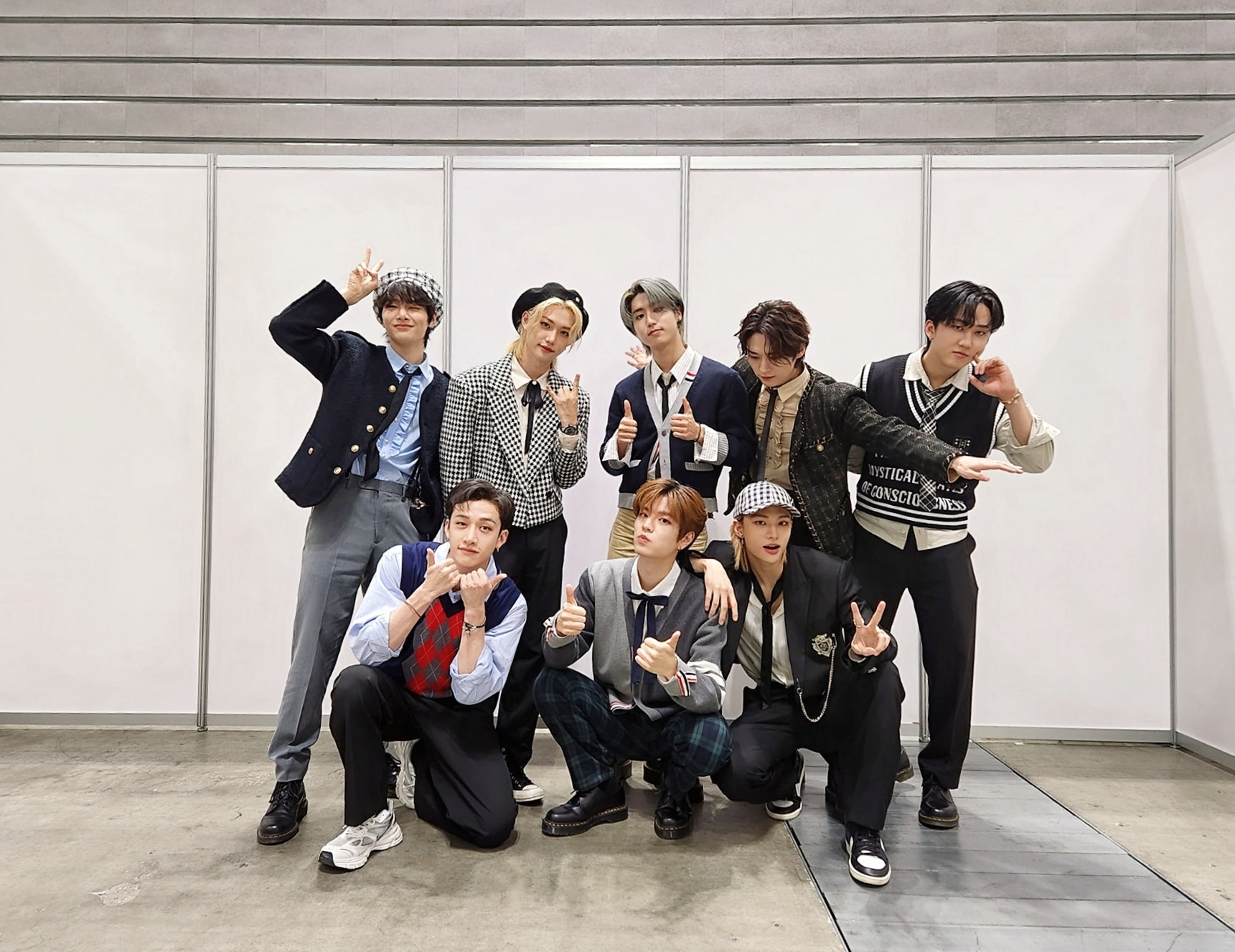 Stray Kids Japan Official on X: Stray Kids Japan Official on X: