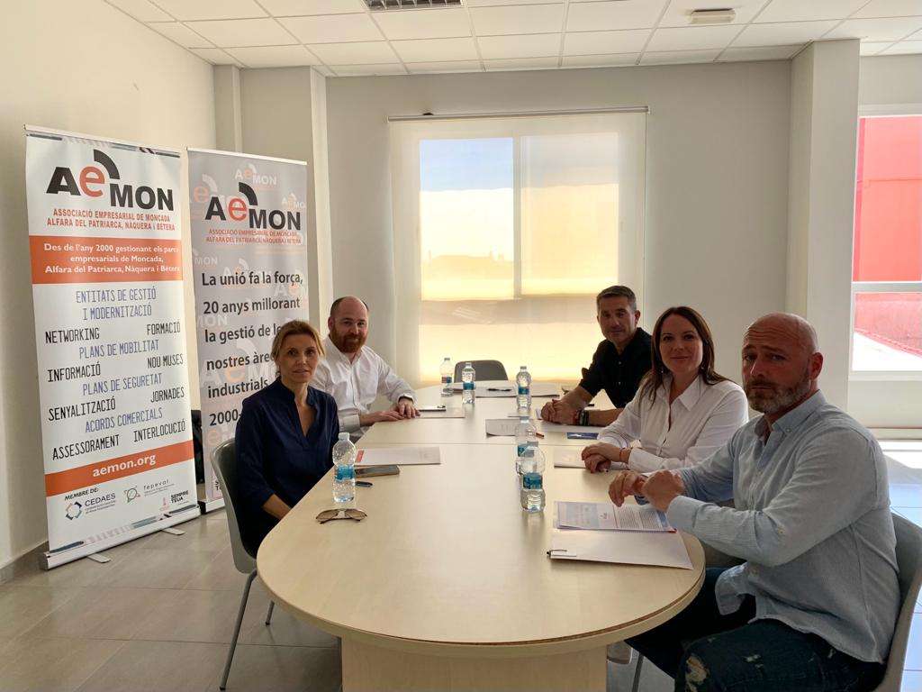 AEMONasociacion's tweet photo. 🔸Hoy hemos mantenido una reunión con @PspvPsoeMoncada para exponer los retos y necesidades de los parques empresariales #Moncada1, #Moncada2 y #Moncada3, dentro de la ronda de encuentros con los partidos políticos que se presentan a las elecciones municipales 2023. https://t.co/daSXddjYfa