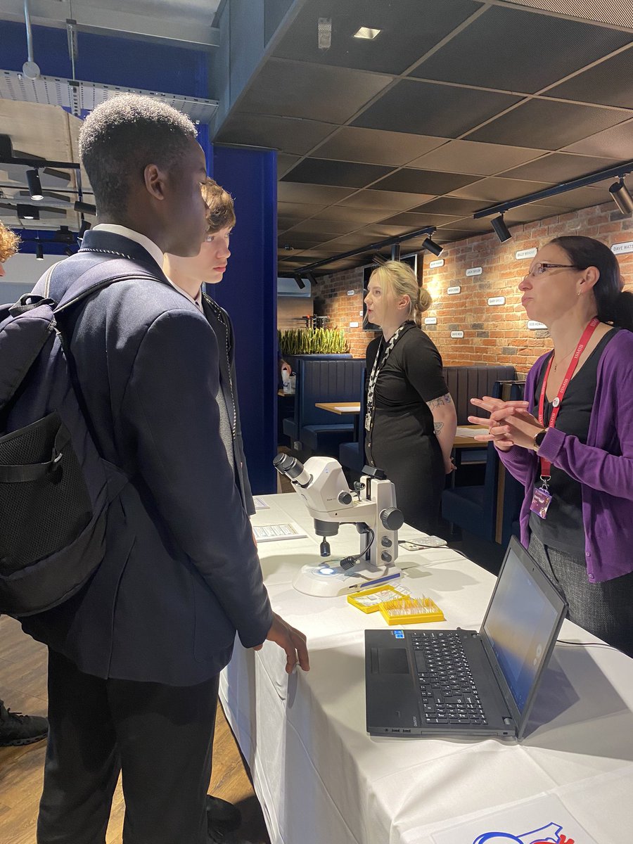 NDCCScience's tweet photo. Aortic Futures Careers Day was an invaluable opportunity for our Year 10 students to discover the world of biomedical research, learn about the importance of improving community health and gain inspiration to pursue a career in this life-changing field. @NDEvertonValley @EITC https://t.co/2NSx6sCNBl