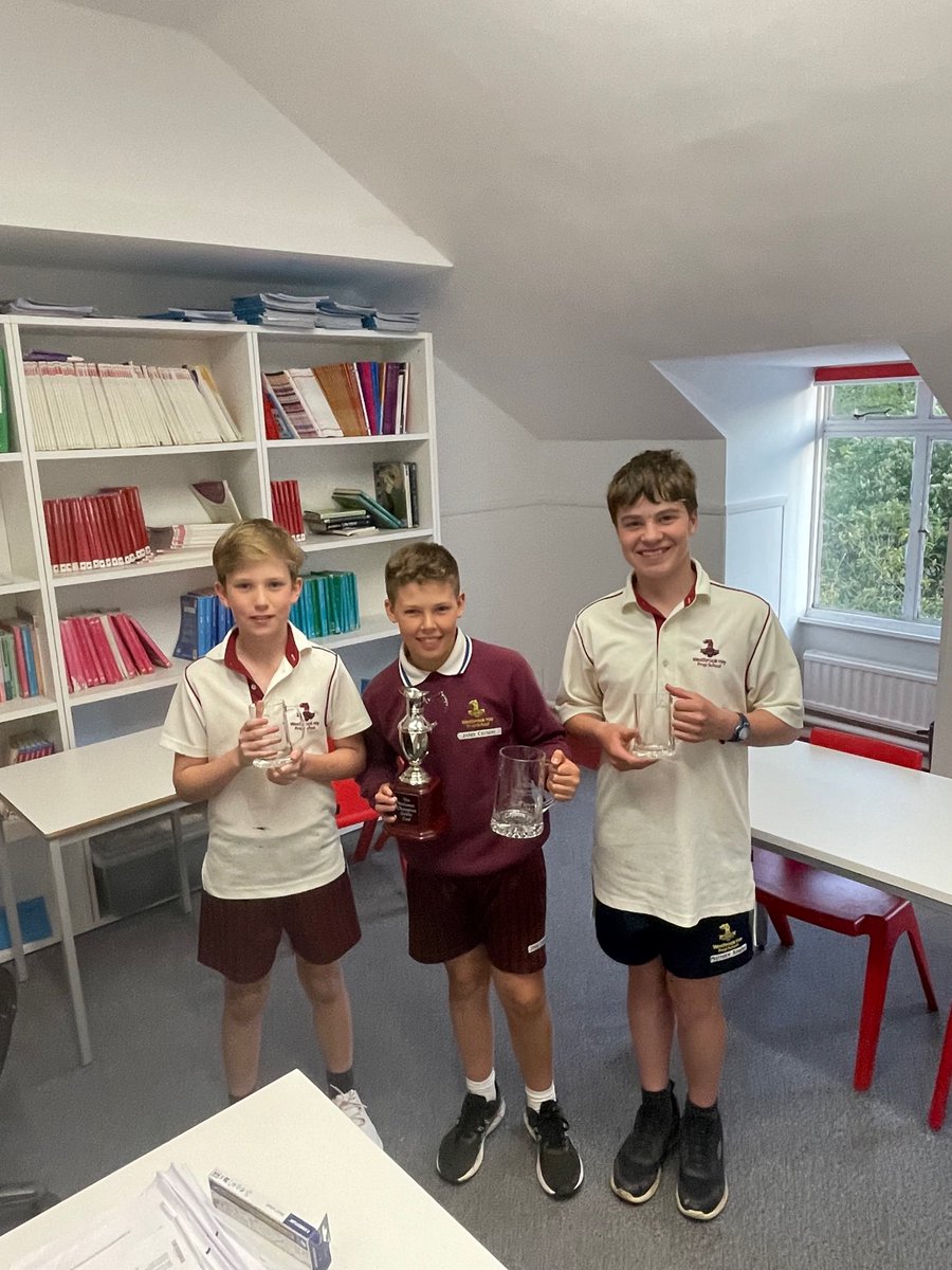 WestbrookHaySch's tweet photo. 20 pupils from Yr 4 - 8 took part in the annual Westbrook Hay golf competition. Played over 12 holes, with supper in the middle, it was a closely fought competition.Won by the smallest of margins by James, but Matthew and Max chased him to the end.
#golf #schoolgolf β³ ποΈββοΈ https://t.co/uK4ffq7g8g