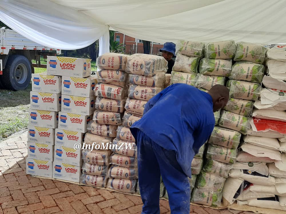 nickmangwana's tweet photo. The @ZimFirstLady Dr Mnangagwa is at Harare Children's Home in Estlea conducting her Nhanga/ Gota programme. She is also expected to interact with hundreds of children drawn from all orphanages in Highfields and Harare Central districts.
She has brought assortment of food items as part of her support to various children homes.