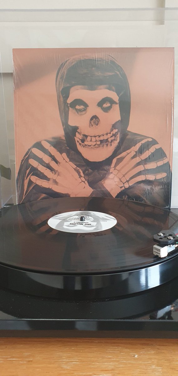 bigeuzi's tweet image. #NowSpinning #TheMisfits #CollectionII #punk #vinylcollection