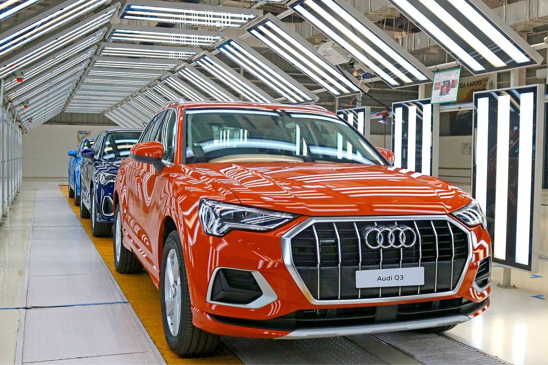 When style meets versatility. The Q3 family. Audi India begins local production of the popular Audi Q3 and Q3 Sportback at the SAVWIPL plant in Aurangabad.

#AudiIndia #AudiQ3 #AudiQ3Sportback #FutureIsAnAttitude #AudiGurugram