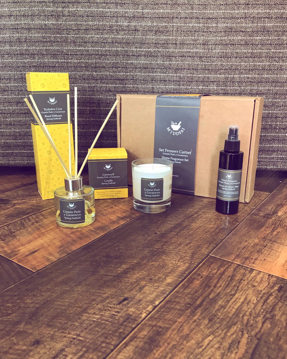 myddfai's tweet photo. It's #NationalPackagingDesignDay
We are so proud of our #Welsh heritage and to honour this we make sure that all of our products are branded #bilingually!
Our simple yet elegant design clearly showcases our love for our beautiful #language π΄σ §σ ’σ ·σ ¬σ ³σ Ώ
#Myddfai #SocialEnterprise https://t.co/ChjUFVZ3Ej